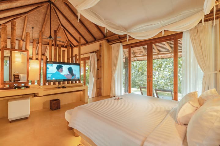 High Season Pool Villa & Spa