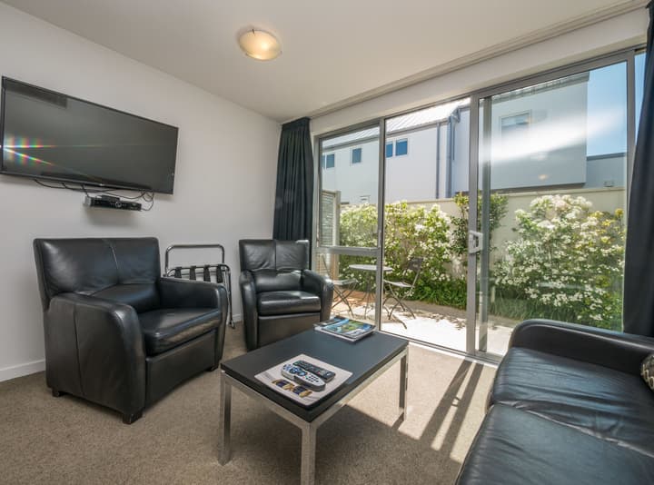 Bellano Motel Suites