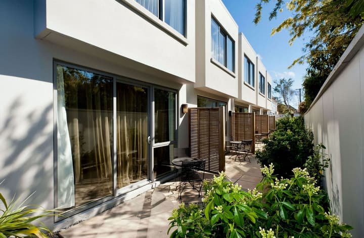 Bellano Motel Suites