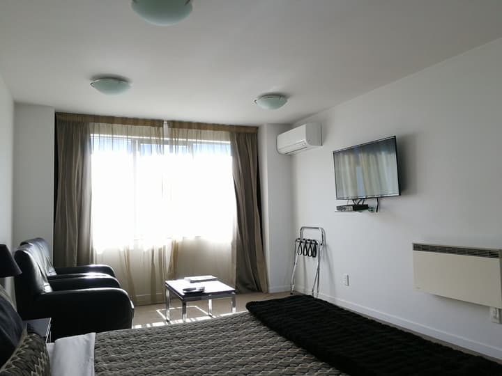 Bellano Motel Suites