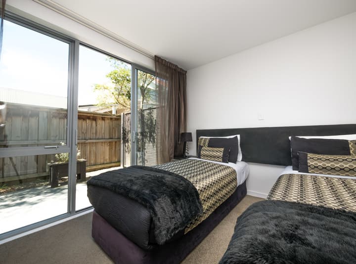 Bellano Motel Suites