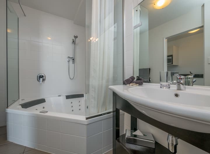 Bellano Motel Suites