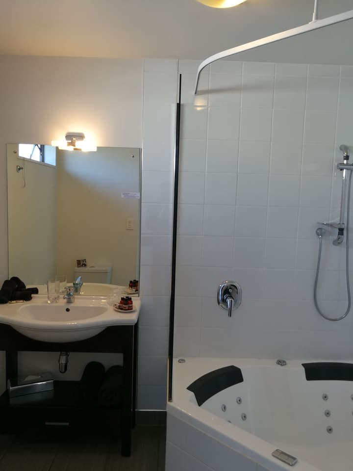 Bellano Motel Suites