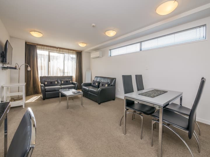 Bellano Motel Suites