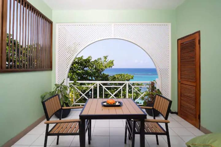Hibiscus Lodge