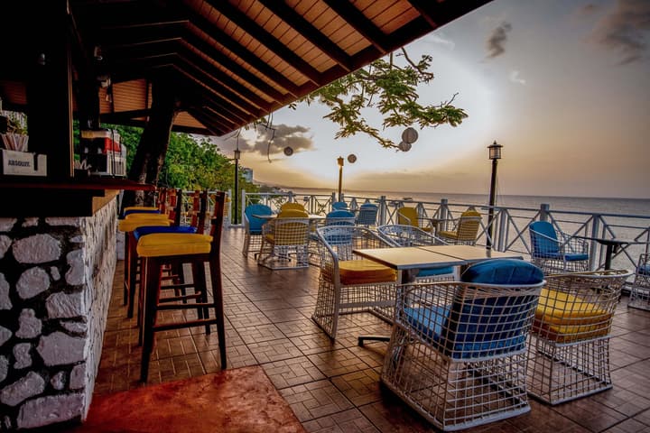 Hibiscus Lodge