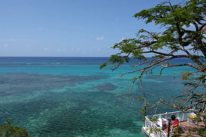 Hibiscus Lodge