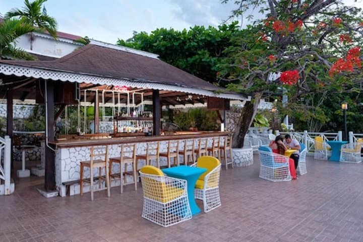 Hibiscus Lodge