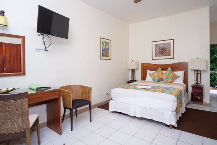 Hibiscus Lodge