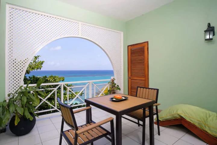 Hibiscus Lodge
