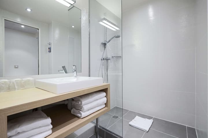 Kyriad Paris 18 - Porte de Clignancourt - Montmartre