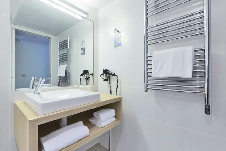 Kyriad Paris 18 - Porte de Clignancourt - Montmartre