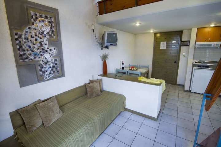 Lycasti Maisonettes