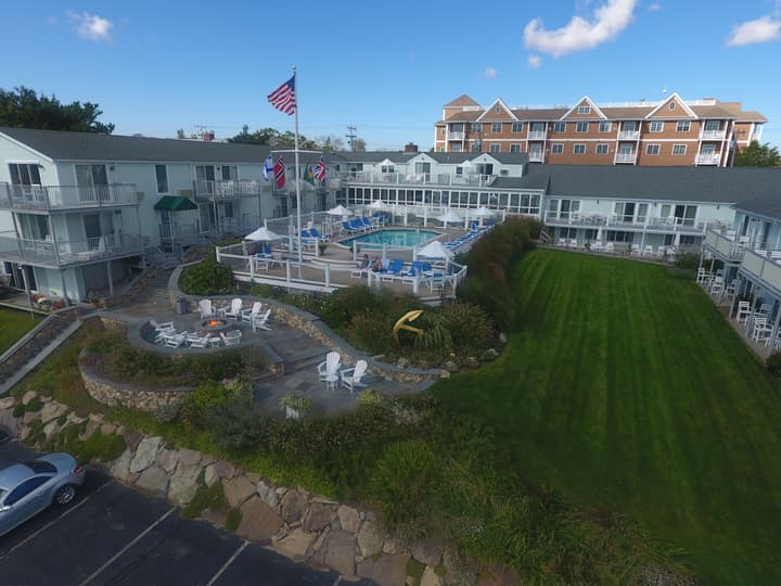 Anchor In Distinctive Waterfront Lodging