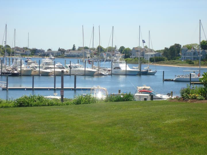 Anchor In Distinctive Waterfront Lodging