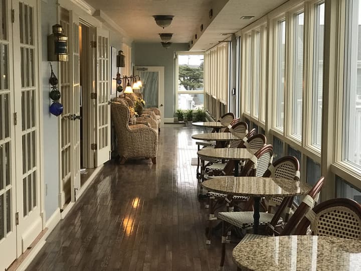 Anchor In Distinctive Waterfront Lodging