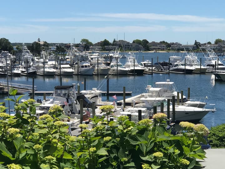 Anchor In Distinctive Waterfront Lodging