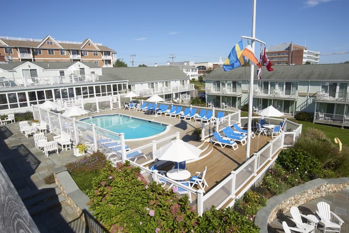 Anchor In Distinctive Waterfront Lodging