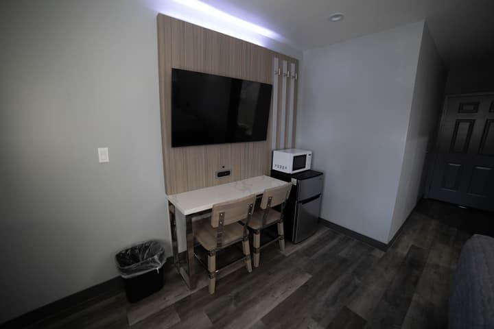 Palms Motel