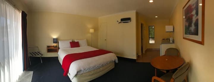 The Peaks Motor Inn