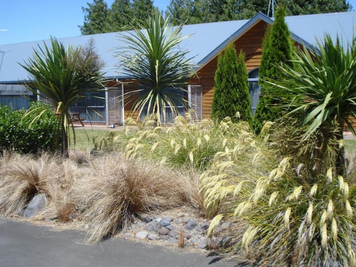 The Peaks Motor Inn