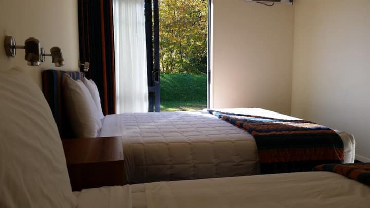 The Peaks Motor Inn
