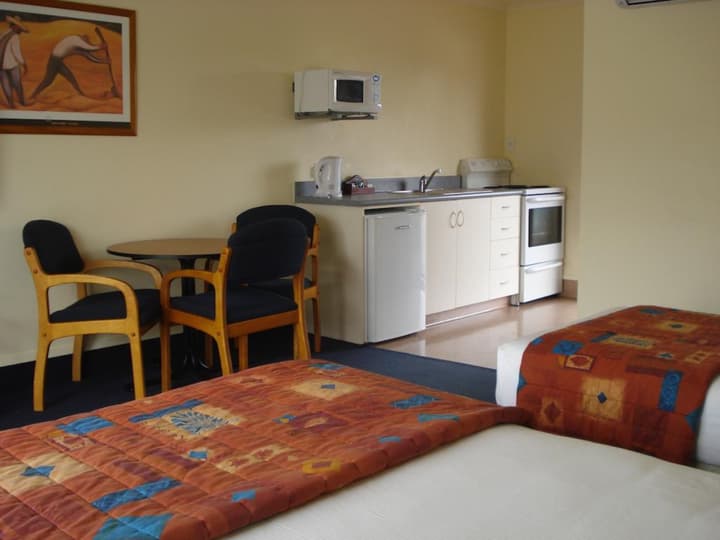 The Peaks Motor Inn