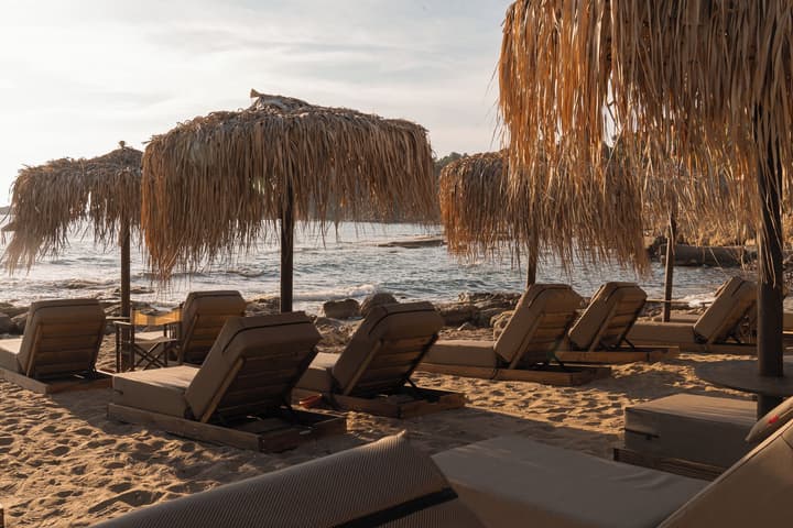 PHEIA, Vriniotis Resorts