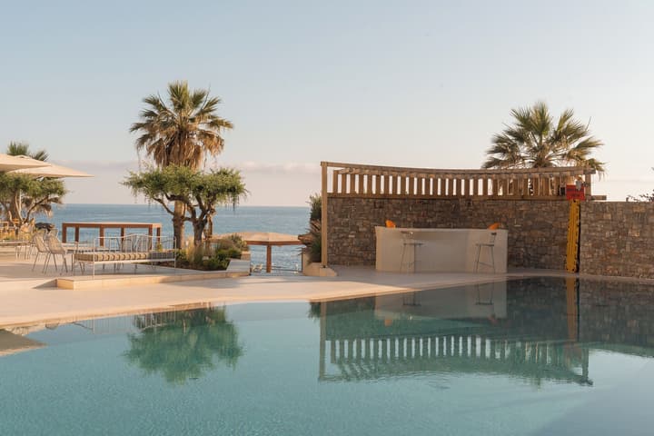 PHEIA, Vriniotis Resorts