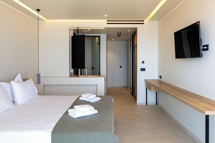 PHEIA, Vriniotis Resorts