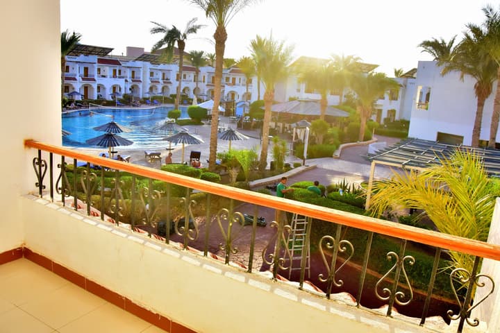 Dive Inn Resort