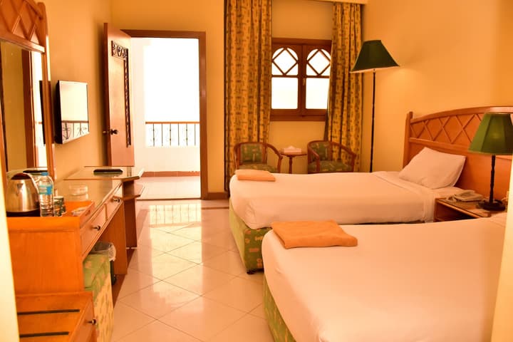 Dive Inn Resort