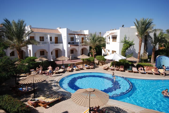 Dive Inn Resort