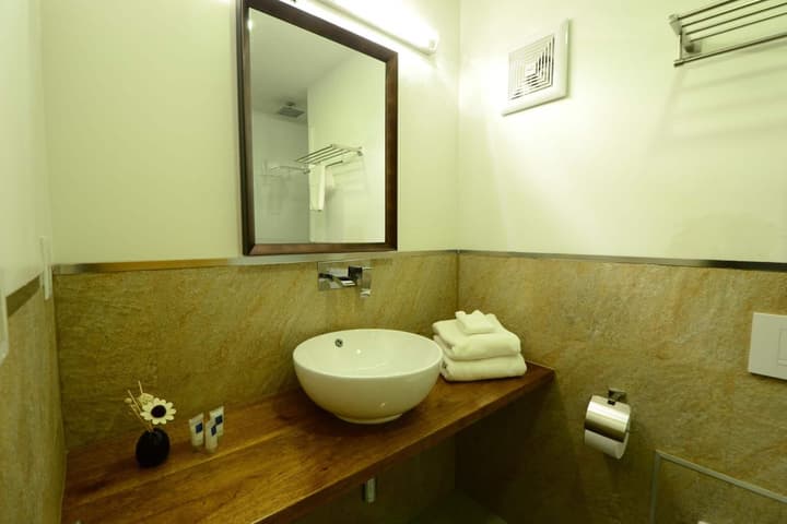 Quint's Travelers Inn