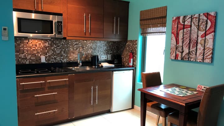 Quint's Travelers Inn