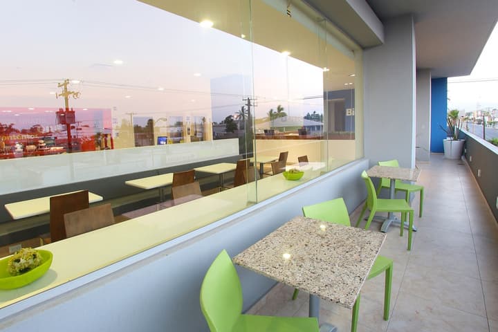 One La Paz Hotel