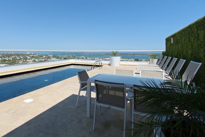 One La Paz Hotel