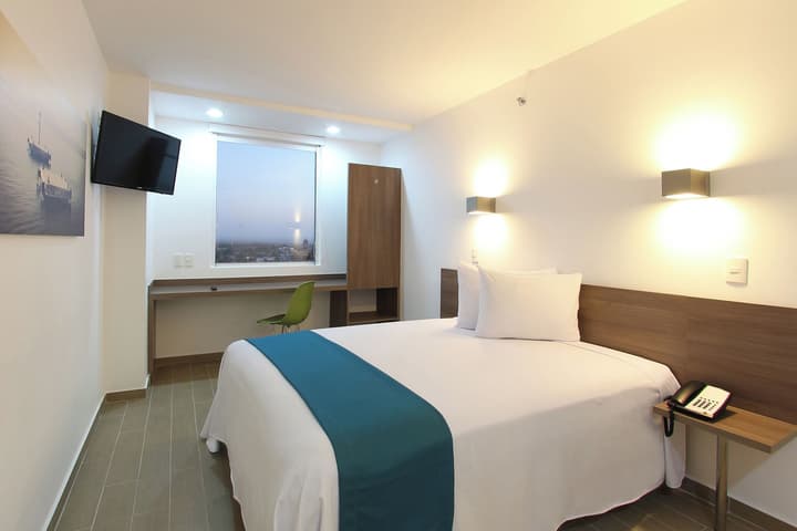 One La Paz Hotel