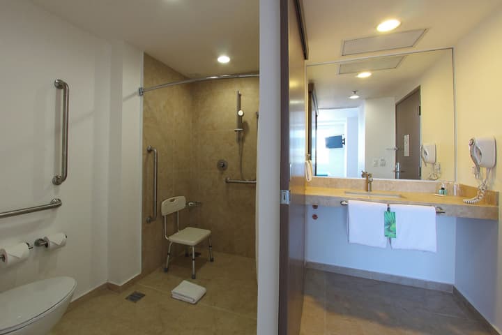 One La Paz Hotel
