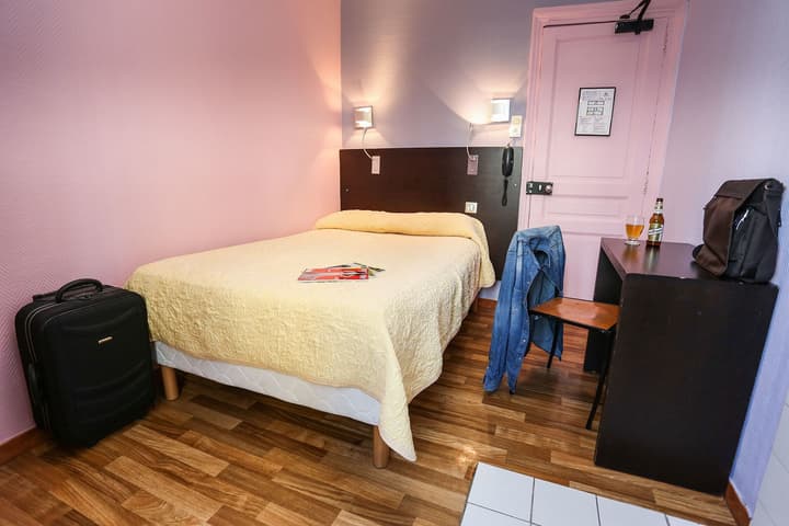 Le Montclair Montmartre by River - Hostel
