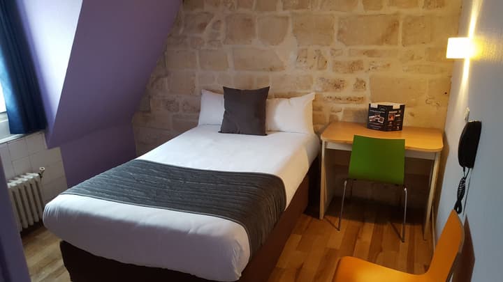 Le Montclair Montmartre by River - Hostel