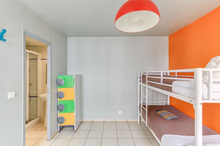 Le Montclair Montmartre by River - Hostel