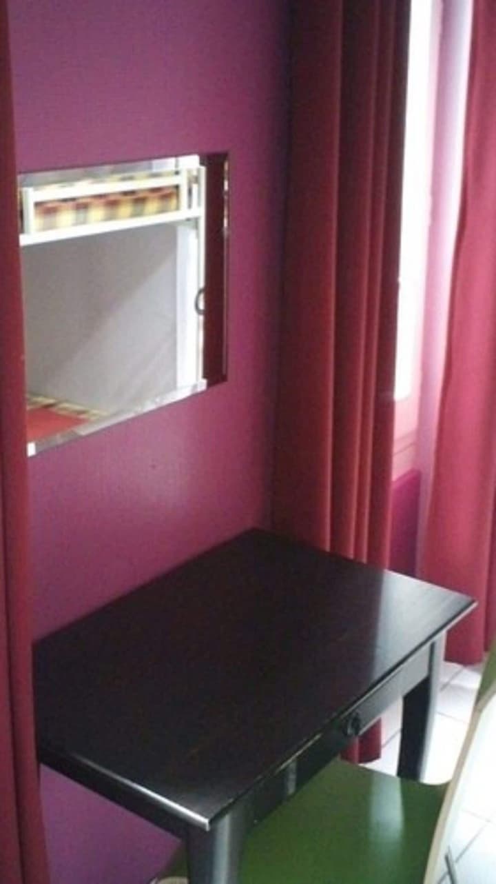 Le Montclair Montmartre by River - Hostel