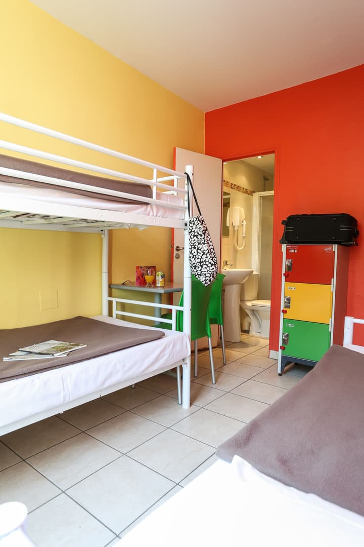 Le Montclair Montmartre by River - Hostel