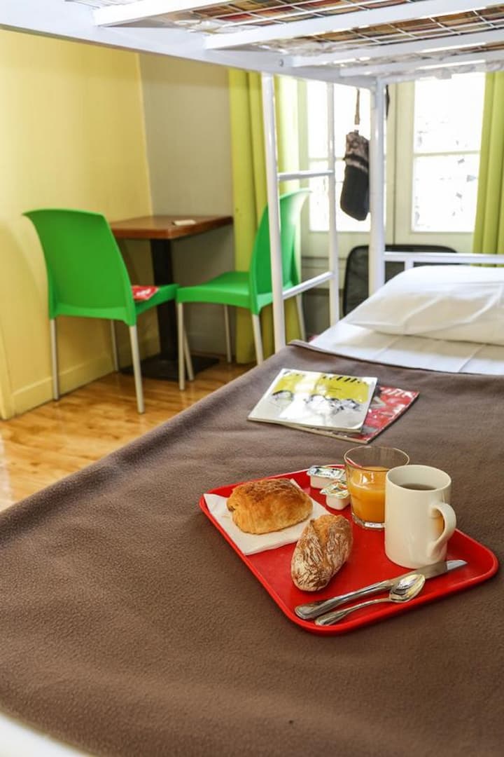 Le Montclair Montmartre by River - Hostel
