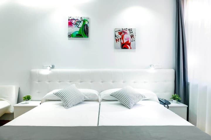 Boutique Urban Madrid Serrano