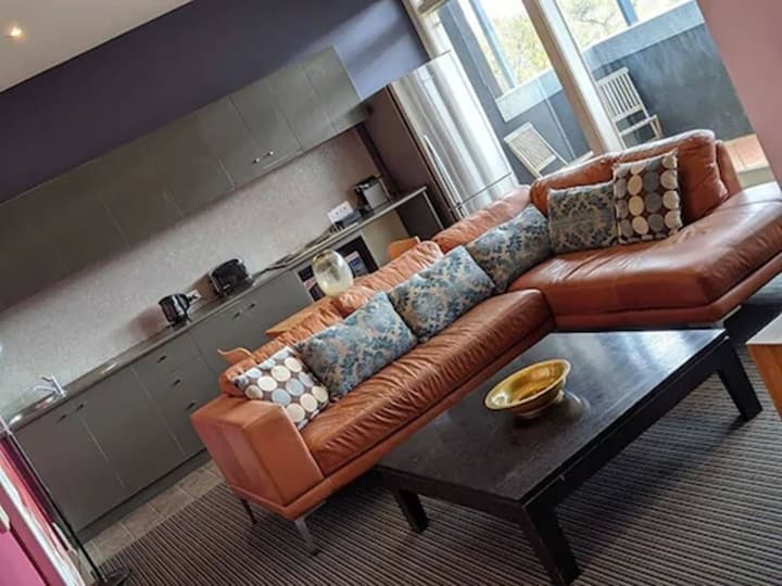 Tolarno Hotel
