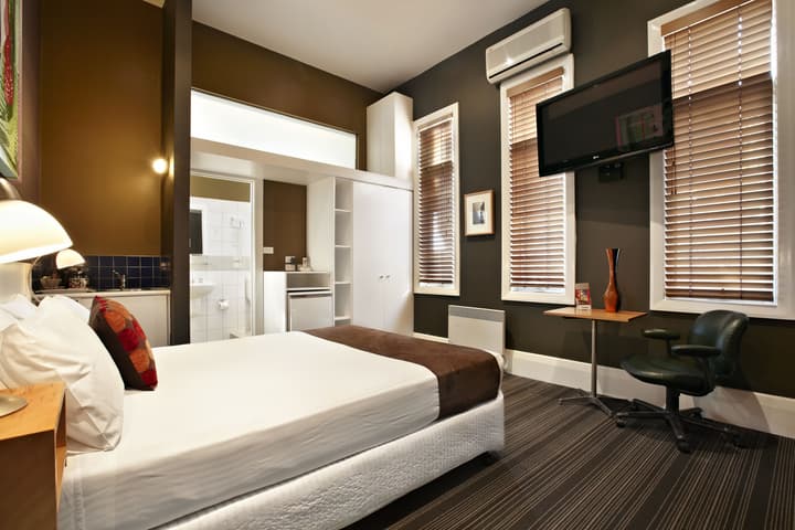 Tolarno Hotel