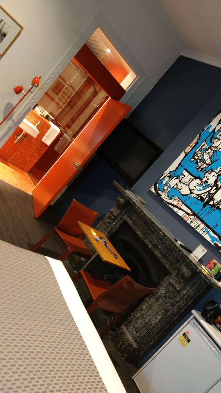 Tolarno Hotel