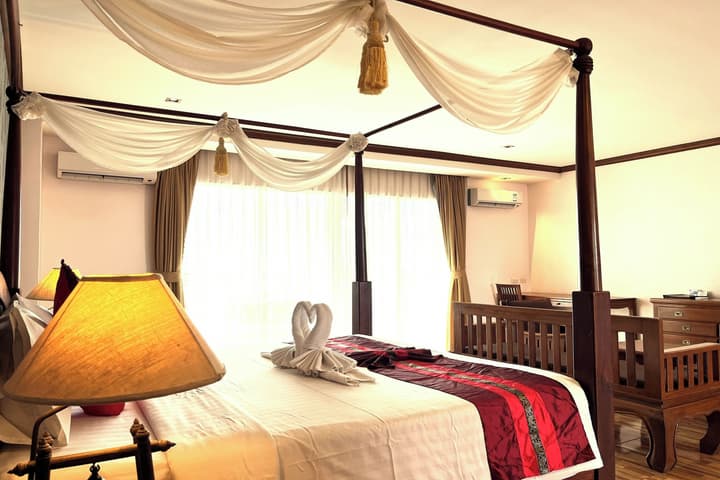 Aiyaree Place Hotel